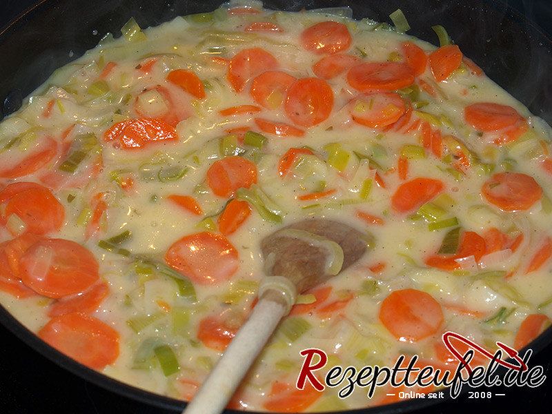 Das vorbereitete Lauch-Möhren-Gemüse