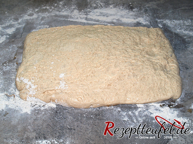 Teig zu einem Rechteck formen