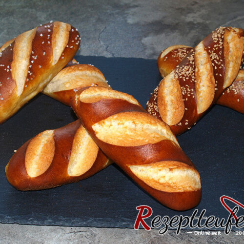 Laugenstangen mit Vorteig (Laugengebäck)