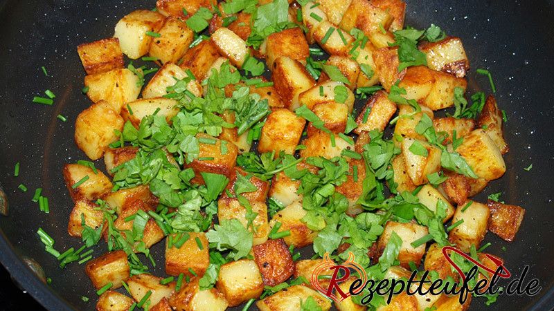 Bratkartoffeln aus Kartoffelwürfel (vorgegart)