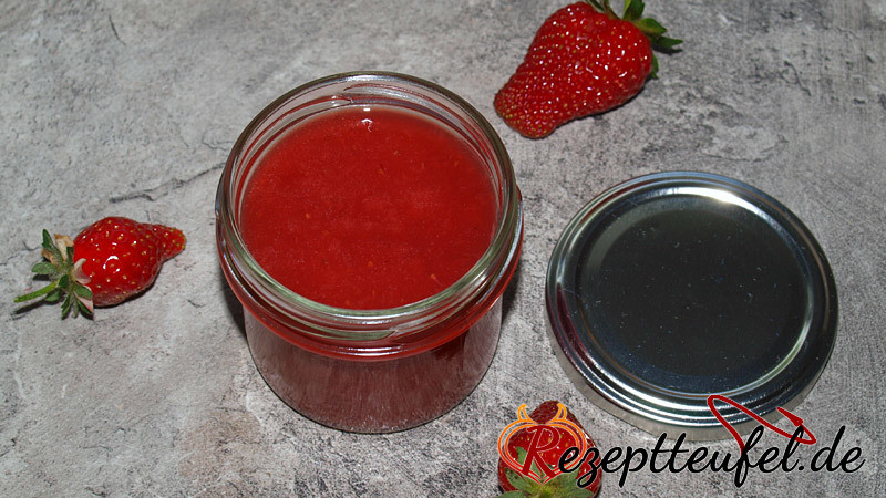Erdbeer-Fruchtaufstrich (auch als Erdbeersoße geeignet)