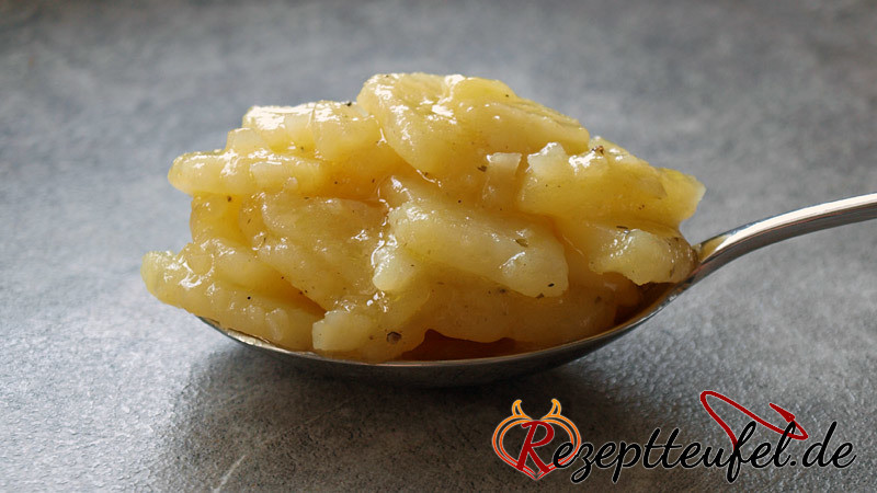 Kartoffelsalat mit Brühe