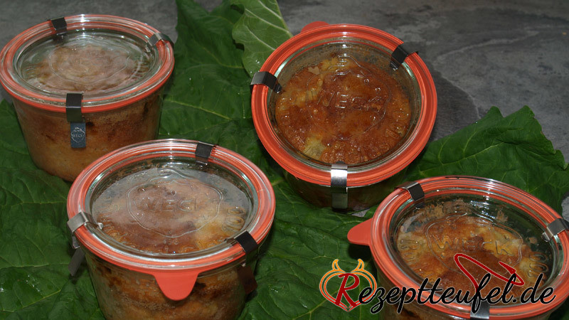 Rhabarberkuchen im Weckglas