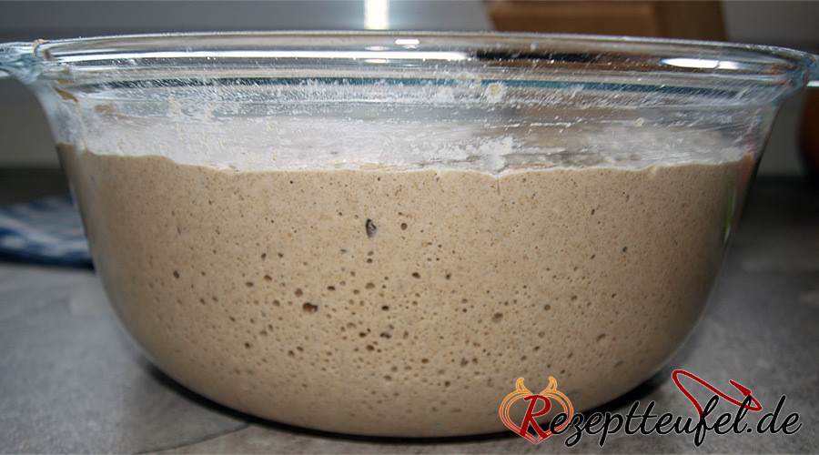 Sauerteigansatz (Grundrezept)