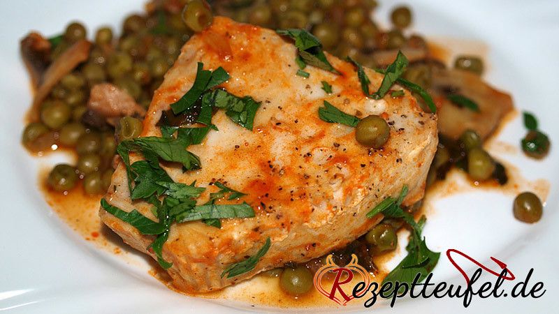 Thunfischfilet auf Erbsen gegart