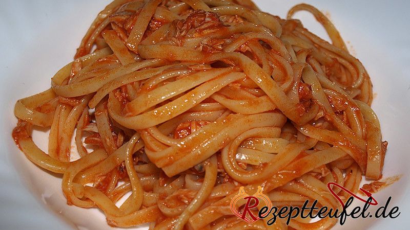 Tomatensoße mit Thunfisch