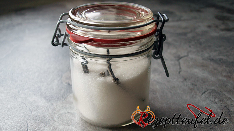 Vanillezucker in der Variante mit Vanillestangen Vanillezucker in der Variante mit Vanillestangen