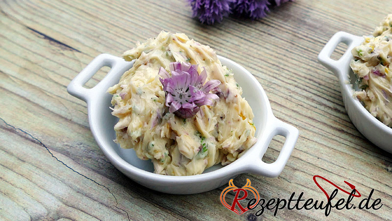 Schnittlauchblütenbutter