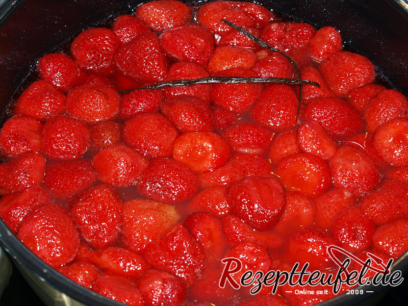Erdbeerkonfitüre mit Vanille - Rezept für Konfitüre aus Erdbeeren