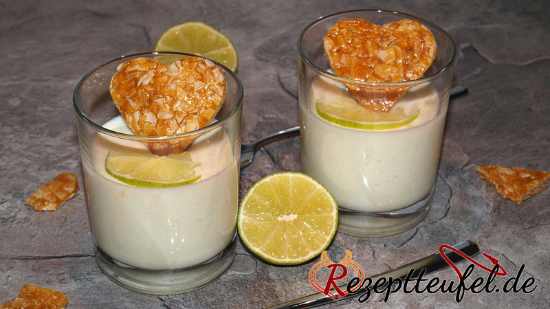 Joghurt-Limetten-Creme mit Mandelkrokant