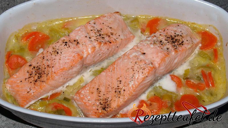 Lachs auf Gemüsebett