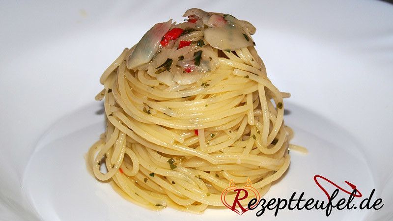 Spaghetti con aglio, olio e peperoncino