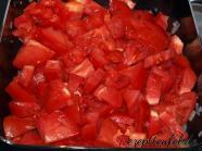 Die geschnittenen Tomaten hinzufügen